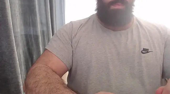 hugemachohandsome online show from 03.03.25