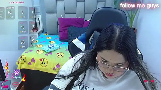 Snapshot of evelin_zaens chatting on 07.10.26 evelin zaens online show from 07.10.26