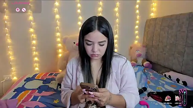 SaraCrow online show from 04.10.26