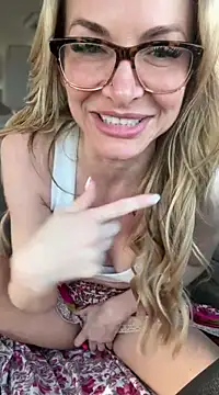 MessyNastyQueen online show from 12.15.24