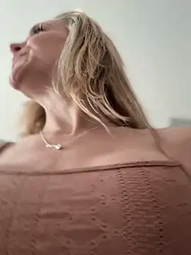 MessyNastyQueen online show from 03.14.25