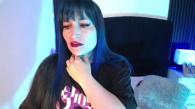 alicia moom online show from 11.05.25