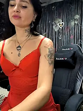 KikiXRed online show from 12.18.24