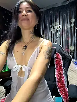 KikiXRed online show from 12.23.24