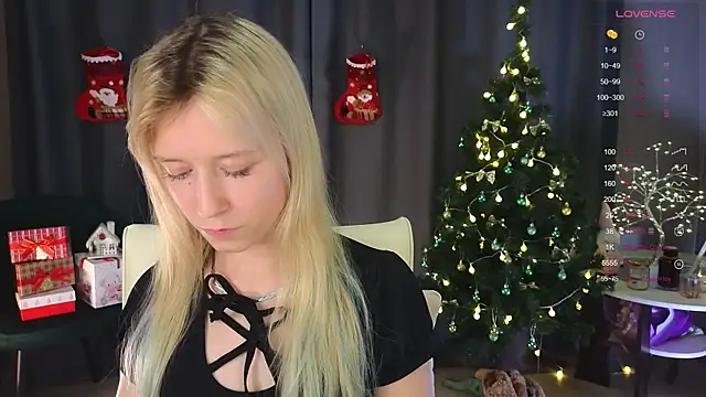 Snapshot of Arveni chatting on 12.06.24 Arveni online show from 12.06.24