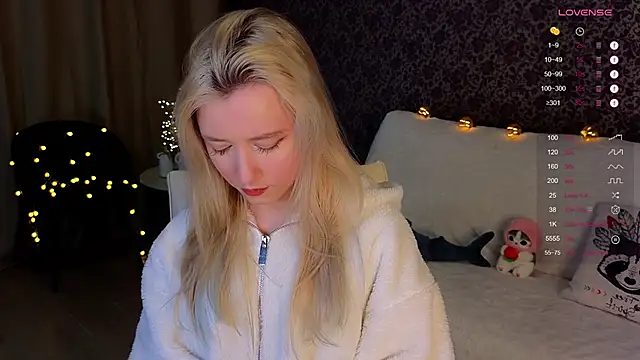 Snapshot of Arveni chatting on 01.20.25 Arveni online show from 01.20.25