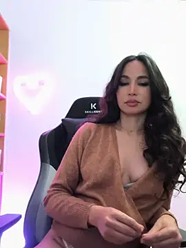 Snapshot of Naughty-Jessie chatting on 11.15.25 Naughty-Jessie online show from 11.15.25