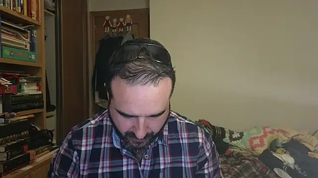 Snapshot of curiosillo83 chatting on 11.12.25 curiosillo83 online show from 11.12.25