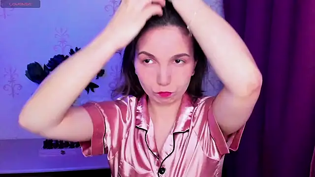 Snapshot of KindHazelHere_ chatting on 02.18.26 KindHazelHere online show from 02.18.26