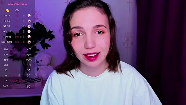 KindHazelHere  online show from 04.07.26