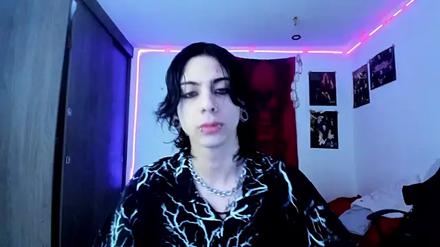 dussk  online show from 02.23.25