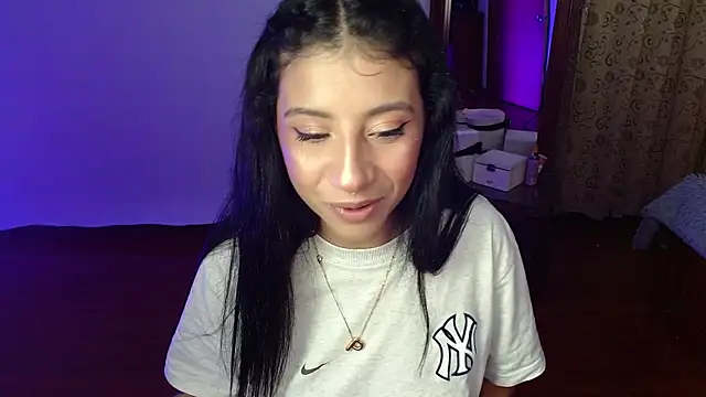 Snapshot of _holy_1 chatting on 11.23.25 holy 1 online show from 11.23.25