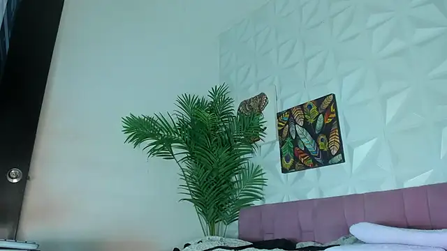 Hellen Sky online show from 10.31.25