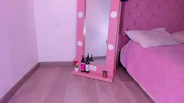 isa red hair online show from 02.08.25