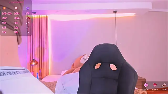 Snapshot of AbbieEdmond chatting on 11.06.25 AbbieEdmond online show from 11.06.25