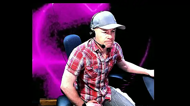 Snapshot of GymyXY chatting on 02.07.25 GymyXY online show from 02.07.25