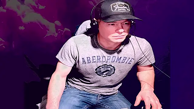 Snapshot of GymyXY chatting on 02.21.25 GymyXY online show from 02.21.25