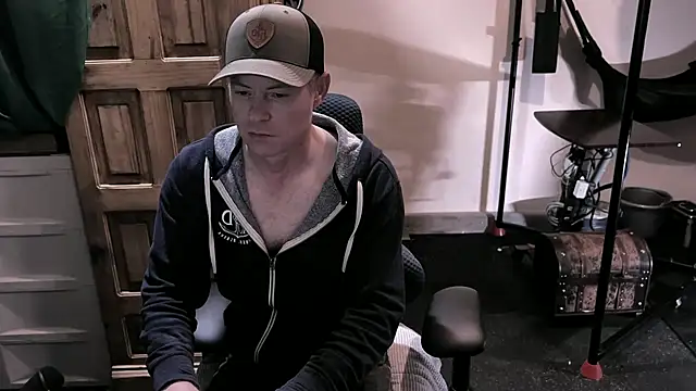 Snapshot of GymyXY chatting on 03.07.25 GymyXY online show from 03.07.25