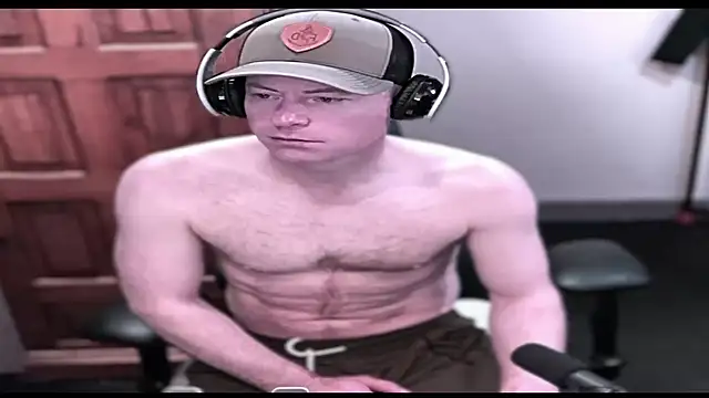 Snapshot of GymyXY chatting on 03.20.25 GymyXY online show from 03.20.25