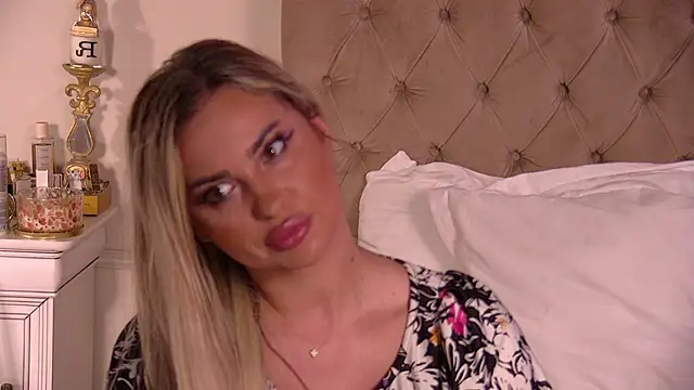 Denisse Perry online show from 11.10.25