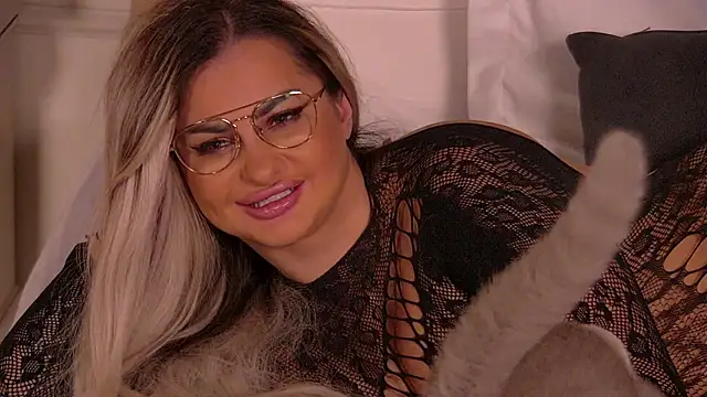 Denisse Perry online show from 02.03.26