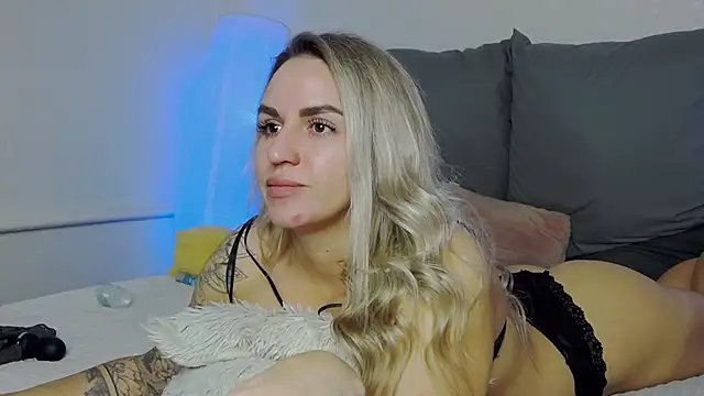 SofiJames online show from 11.20.25