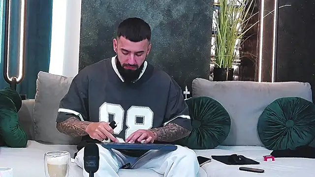 masterkingofmusclee online show from 01.18.25