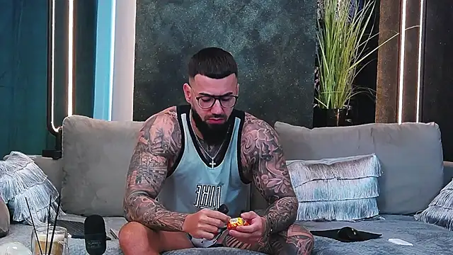 masterkingofmusclee online show from 03.03.25