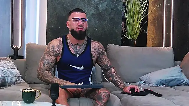 masterkingofmusclee online show from 03.17.25