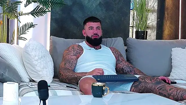 masterkingofmusclee online show from 09.09.25