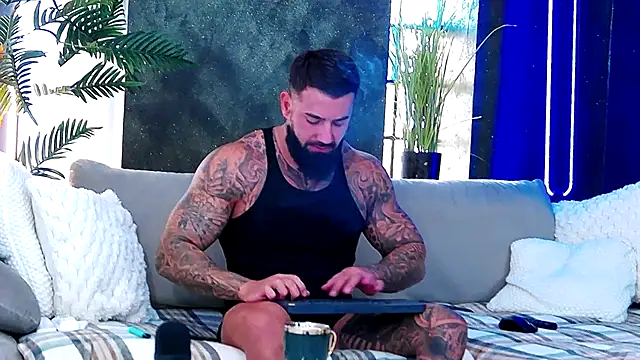 masterkingofmusclee online show from 09.24.25