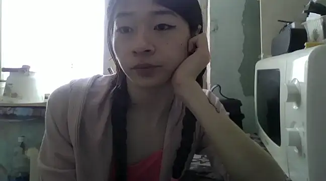 CarlyJoy online show from 02.10.25