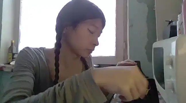 CarlyJoy online show from 02.26.25