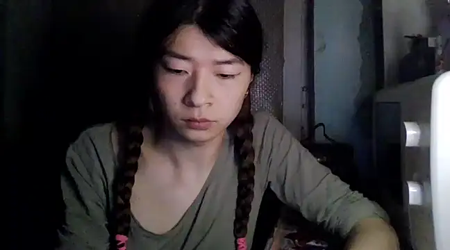 CarlyJoy online show from 02.26.25