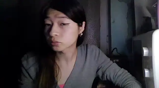 CarlyJoy online show from 03.04.25