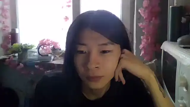 CarlyJoy online show from 12.05.25