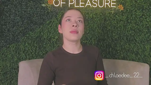 chloe d online show from 10.19.25