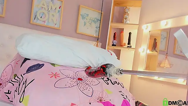 julyanna  online show from 11.08.25