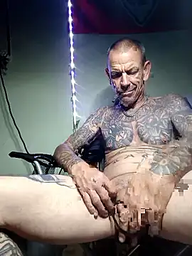 deepstroker42071 online show from 10.13.25