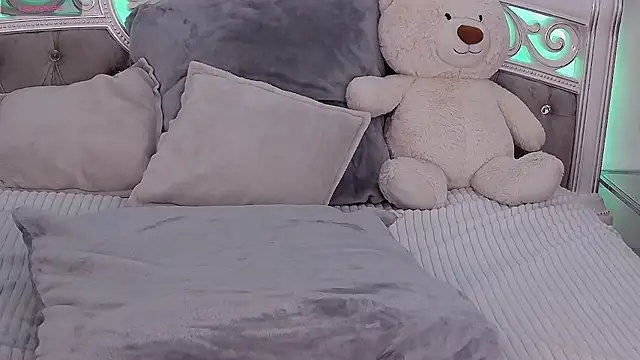 CrissyTaylor online show from 10.16.25