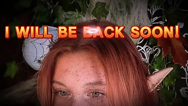 Snapshot of Sunny_Mouse_ chatting on 10.29.25 Sunny Mouse online show from 10.29.25