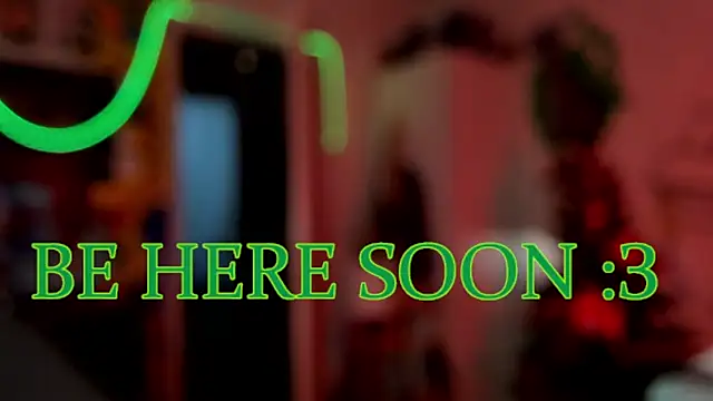 Snapshot of Sunny_Mouse_ chatting on 12.18.25 Sunny Mouse online show from 12.18.25