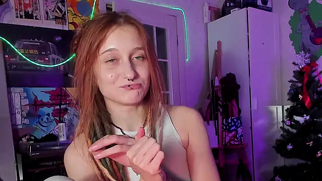 Snapshot of Sunny_Mouse_ chatting on 01.05.26 Sunny Mouse online show from 01.05.26