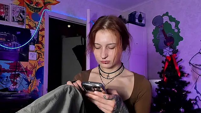 Snapshot of Sunny_Mouse_ chatting on 01.13.26 Sunny Mouse online show from 01.13.26