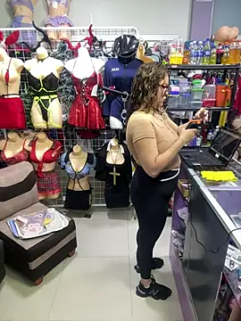 ROSALIALUCY online show from 05.03.26