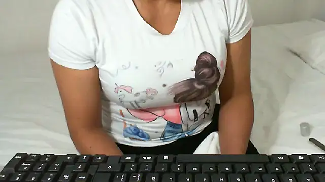 Snapshot of salome__milf chatting on 02.21.25 salome milf online show from 02.21.25
