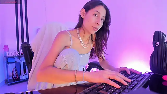 Gorgeous Team online show from 06.25.26