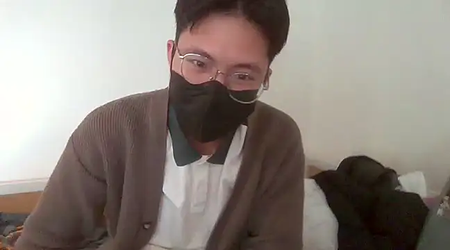 Snapshot of Gwencloudy chatting on 01.01.25 Gwencloudy online show from 01.01.25