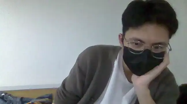 Snapshot of Gwencloudy chatting on 01.01.25 Gwencloudy online show from 01.01.25