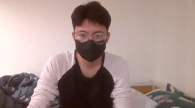 Snapshot of Gwencloudy chatting on 01.06.25 Gwencloudy online show from 01.06.25